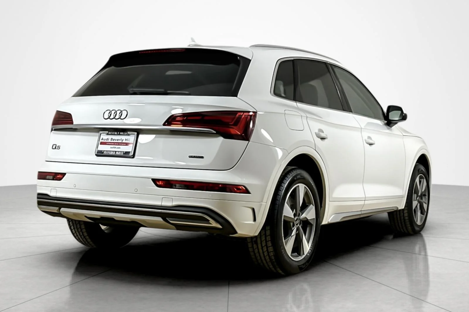 Used 2023 Ibis White Audi Premium 40 TFSI quattro image 5