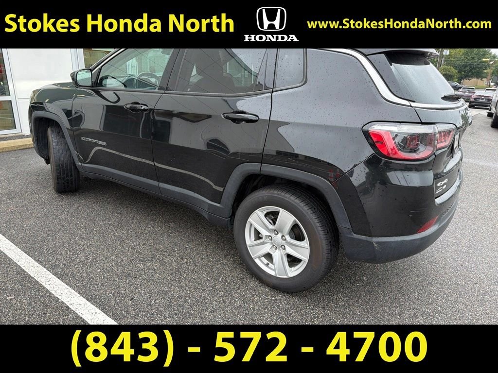 Used 2022 Black Jeep Latitude image 7