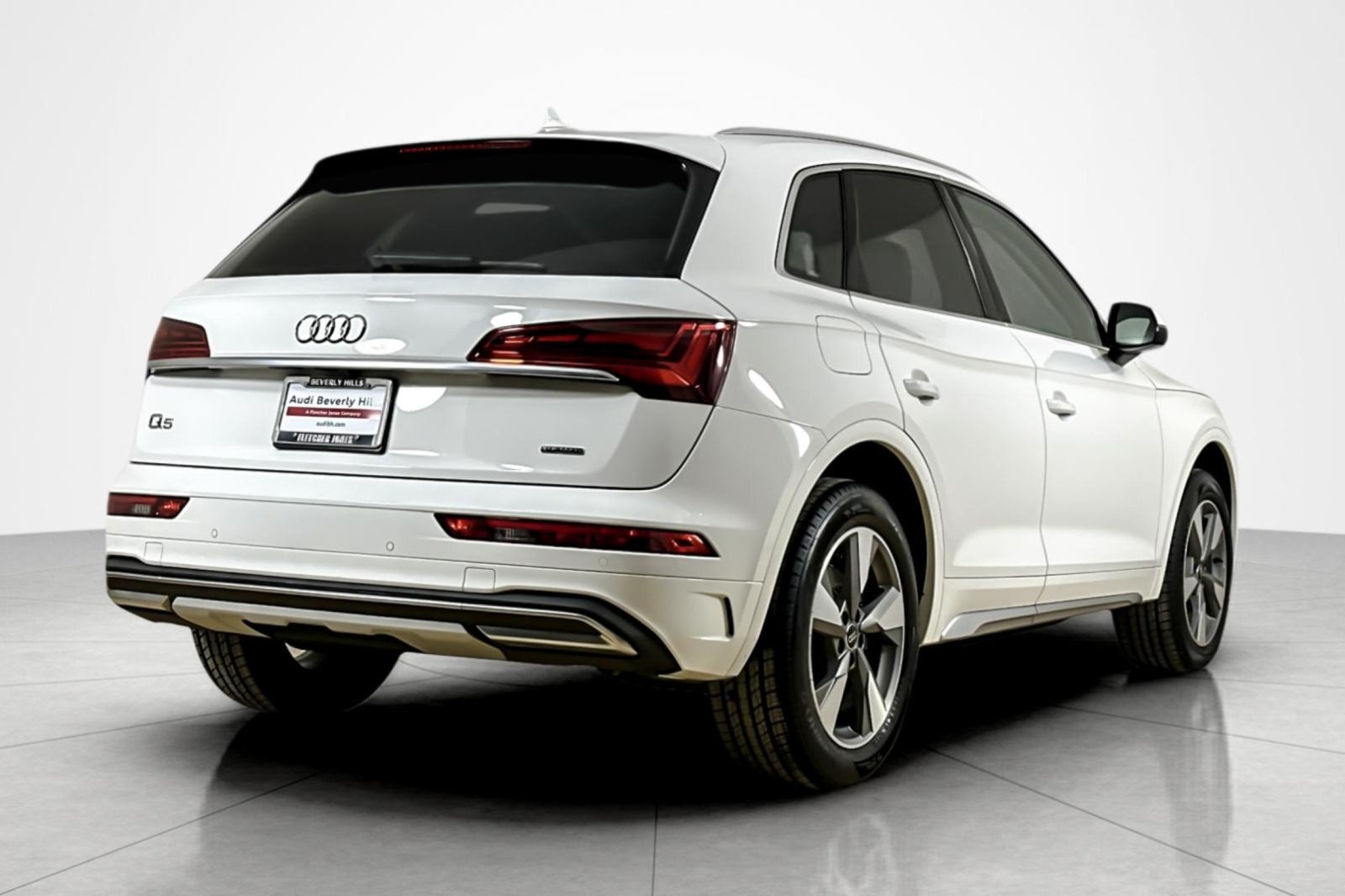 Used 2023 Ibis White Audi Premium 40 TFSI quattro image 5