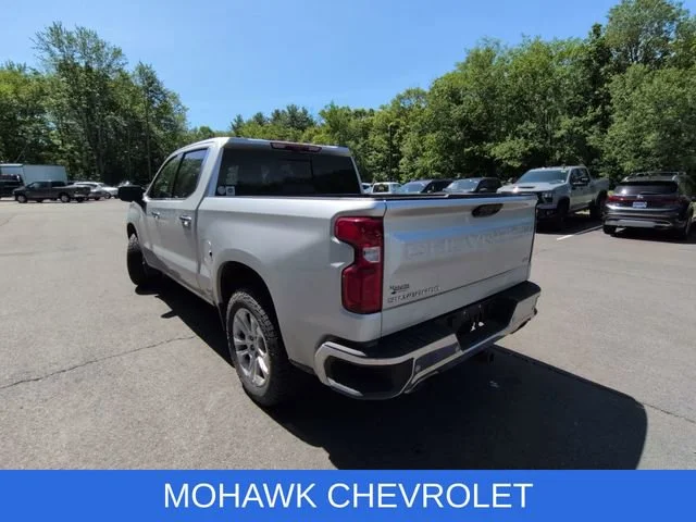 Used 2022 Silver Ice Metallic Chevrolet LTZ image 3