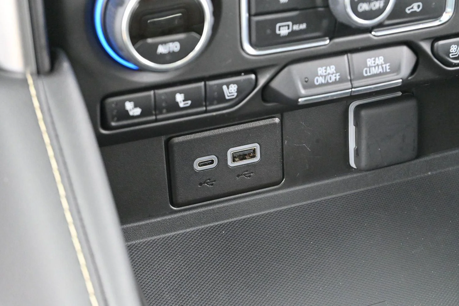 Used 2024 Summit White Chevrolet Premier image 22