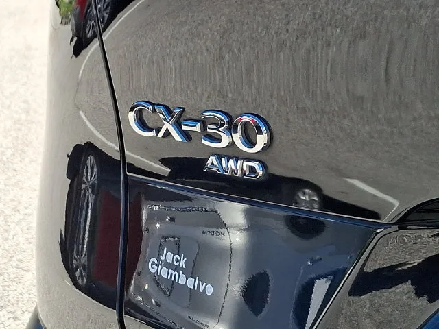 Used 2021 Black Mazda Select image 28
