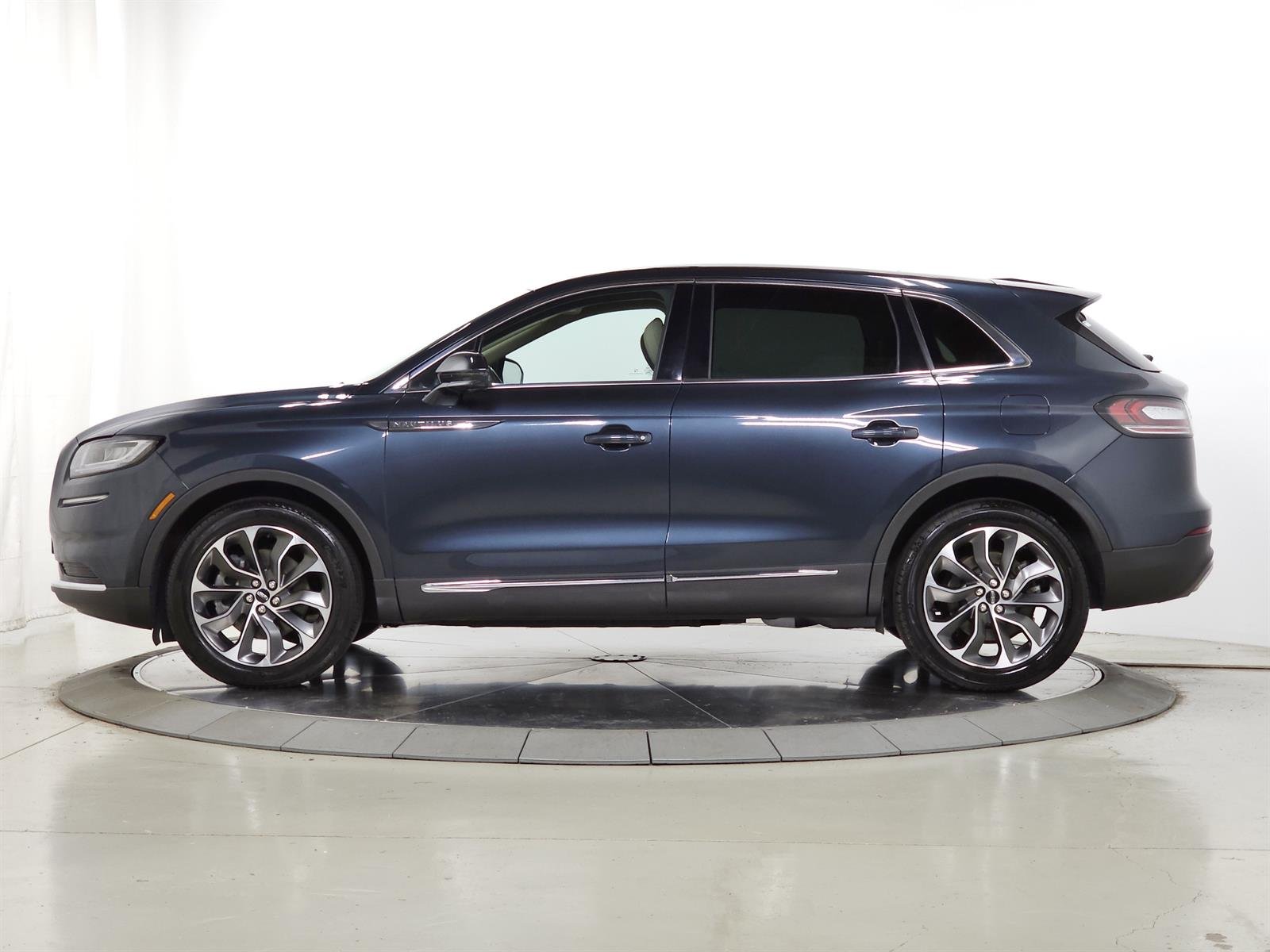 Used 2021 Blue Lincoln Reserve image 4