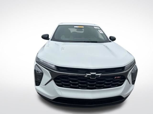 Used 2025 White Chevrolet 1RS image 8