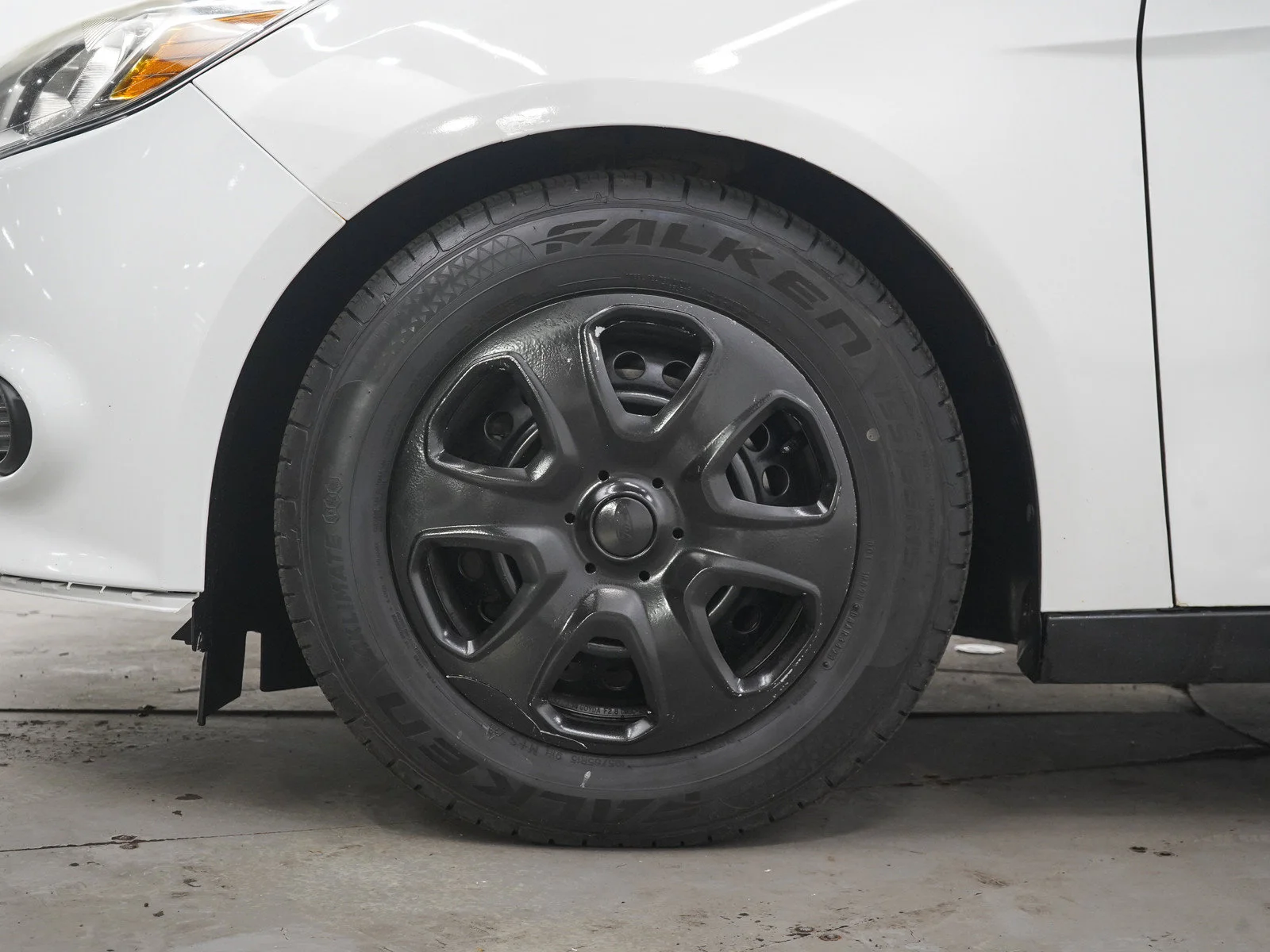 Used 2014 Oxford White Ford S image 23