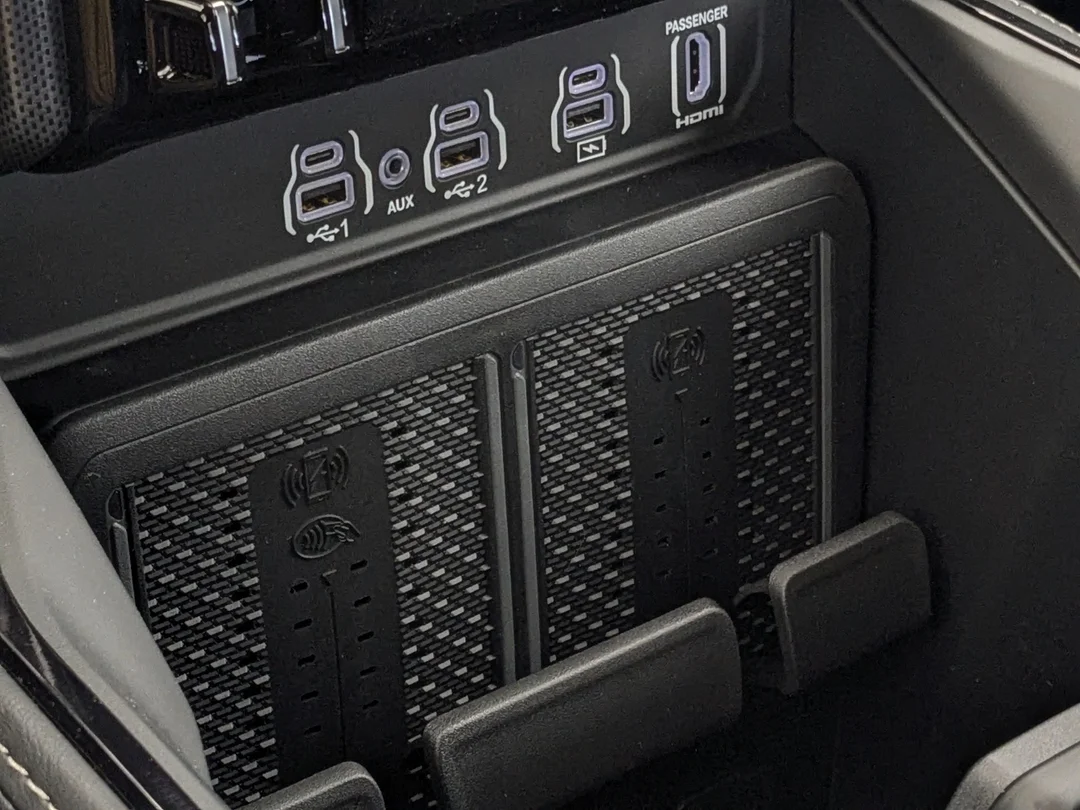 New 2026 Black RAM Limited - - 5.7L HEMI V8 - Pano Sunroof - 14.4 Uconnect - Surround Cam & More! image 21