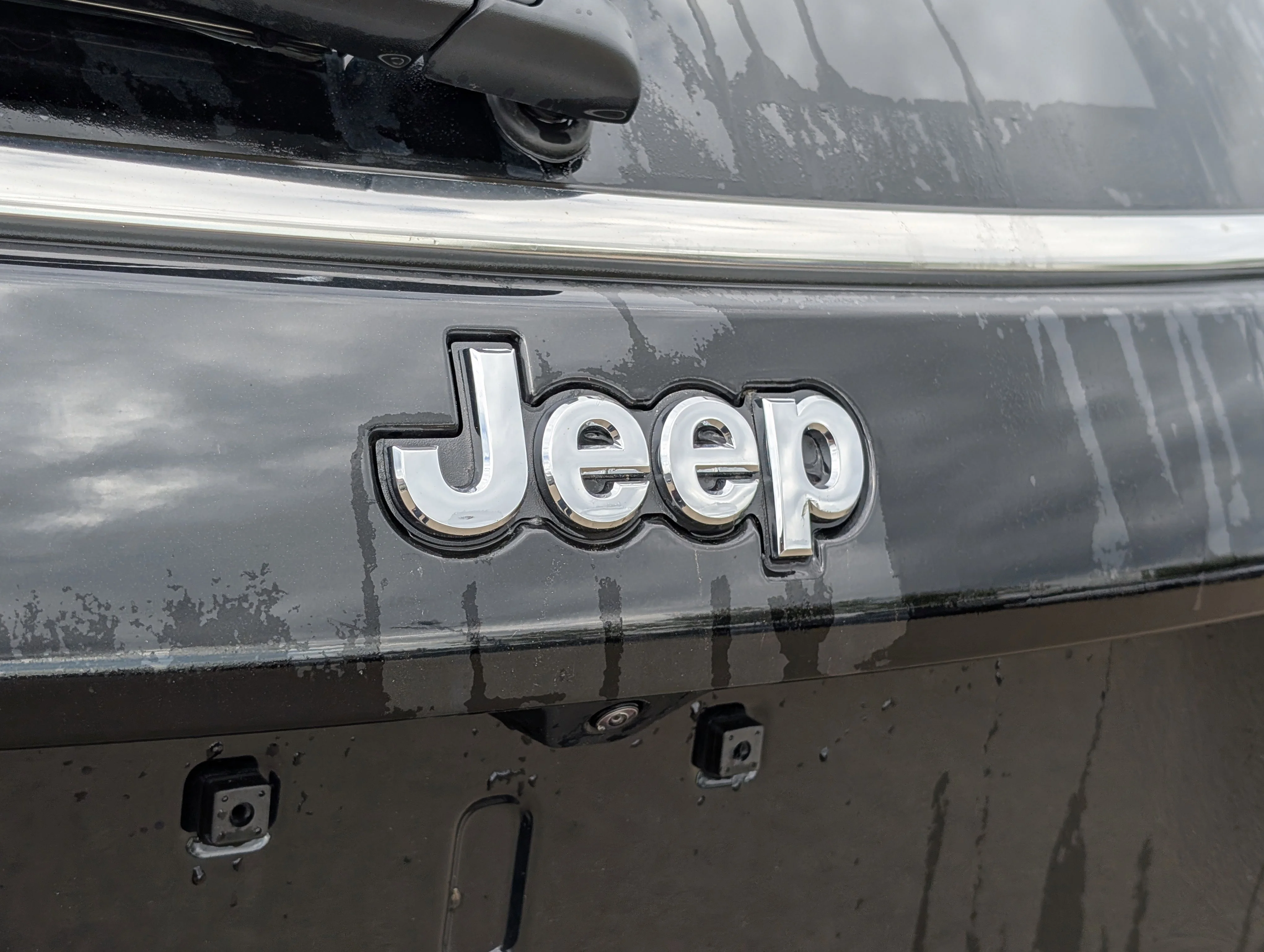 New 2026 Diamond Black Crystal Pearl Jeep North image 15