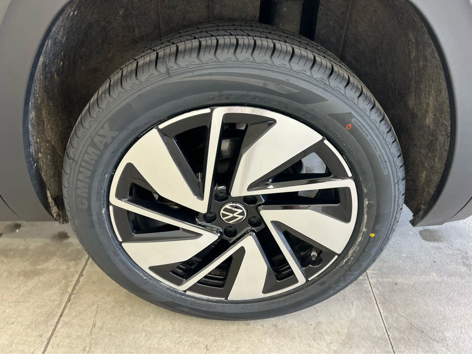 2025 Volkswagen Atlas SEL Premium R-Line - Photo 10