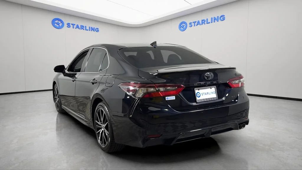 2021 Toyota Camry SE - Photo 6