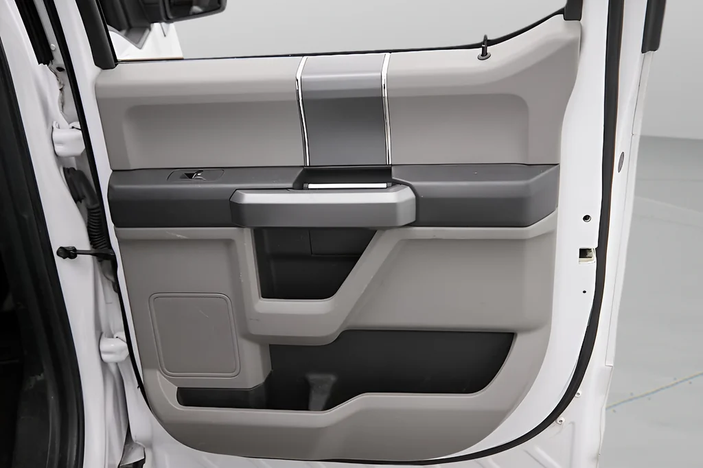 Used 2016 Oxford White Ford XLT image 42