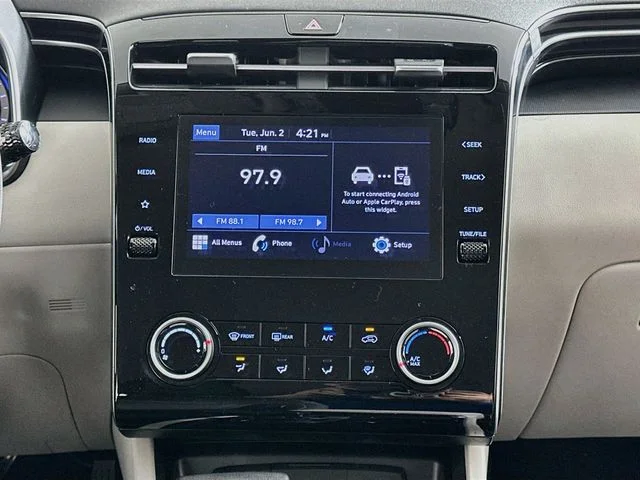 Pre-Owned 2022 Hyundai Tucson SE