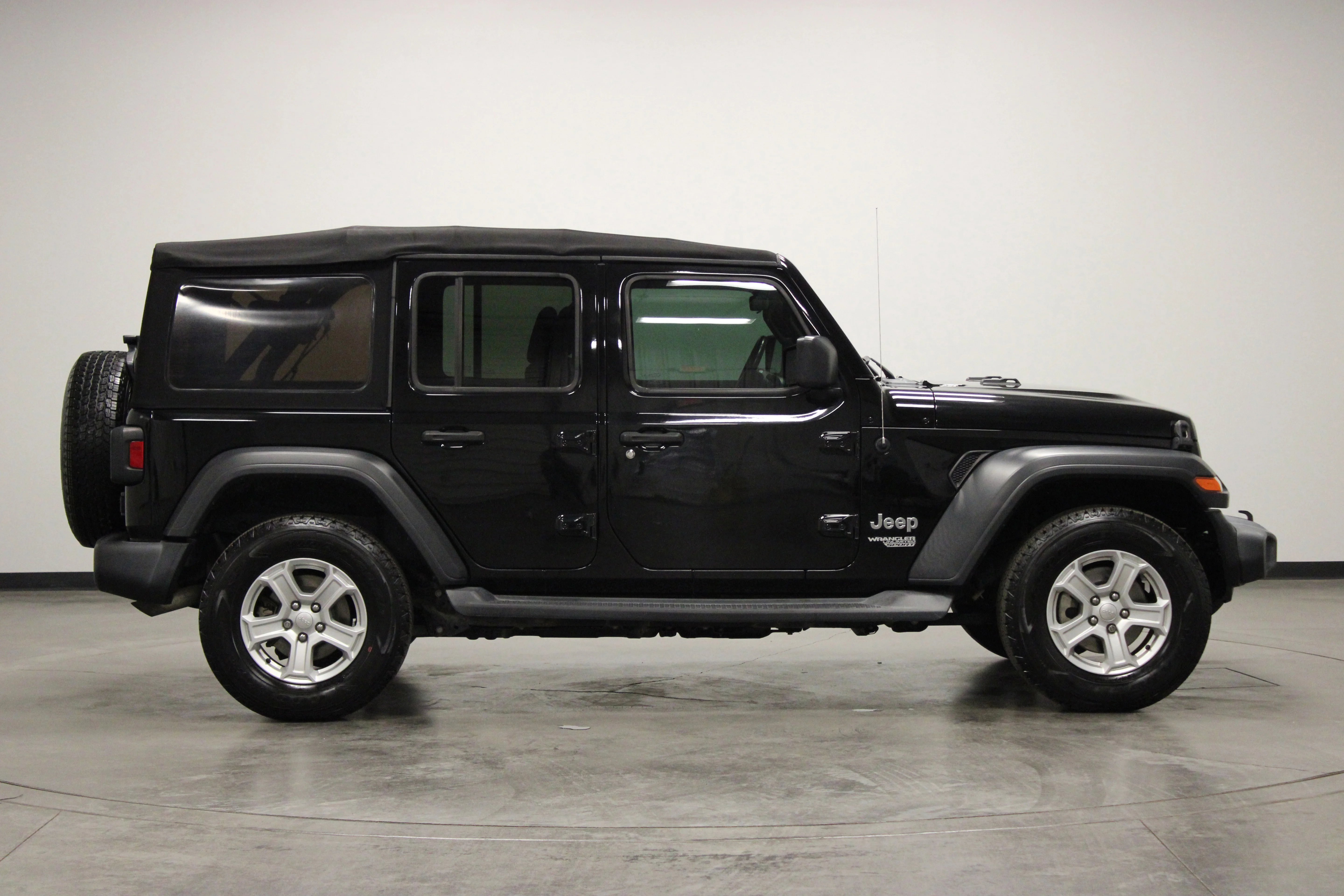 Used 2018 Black Clearcoat Jeep Sport image 9