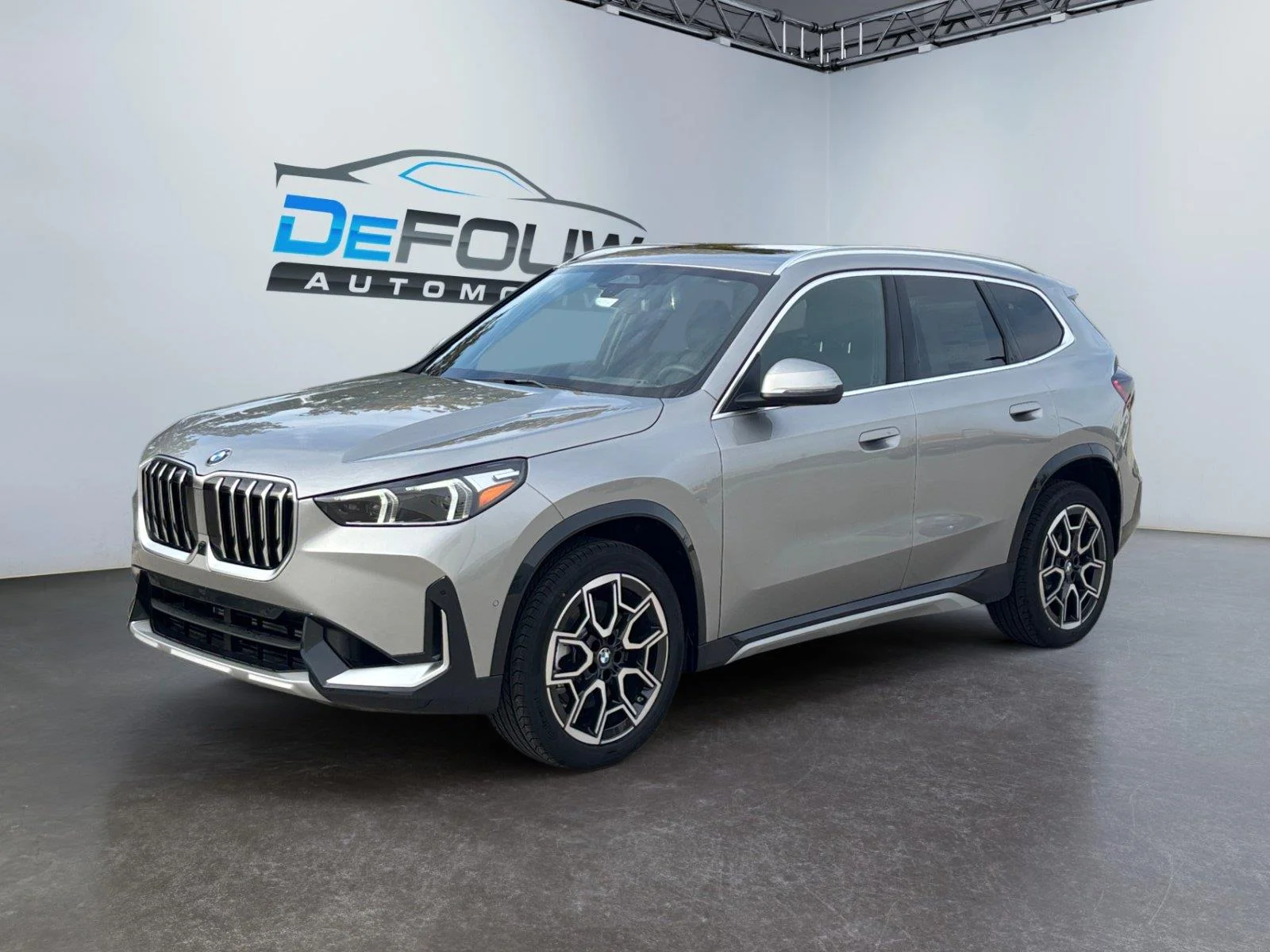 New 2027 Space Silver Metallic BMW xDrive28i image 7
