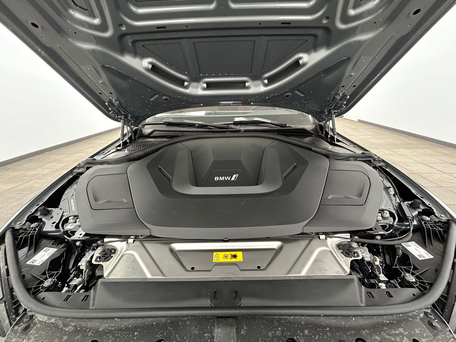 New 2026 Skyscraper Grey Metallic BMW xDrive40 image 74