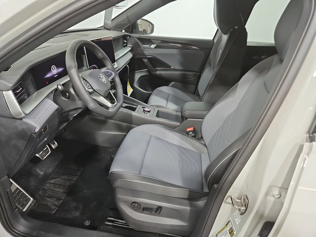 New 2026 Beige Volkswagen 2.0T SE R-Line Black image 9