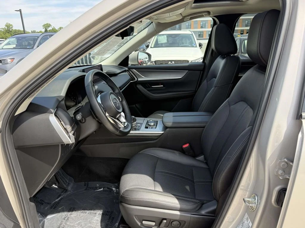 Used 2024 Silver Mazda Preferred image 14