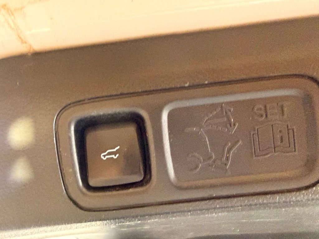Used 2019 White Ford Limited image 14