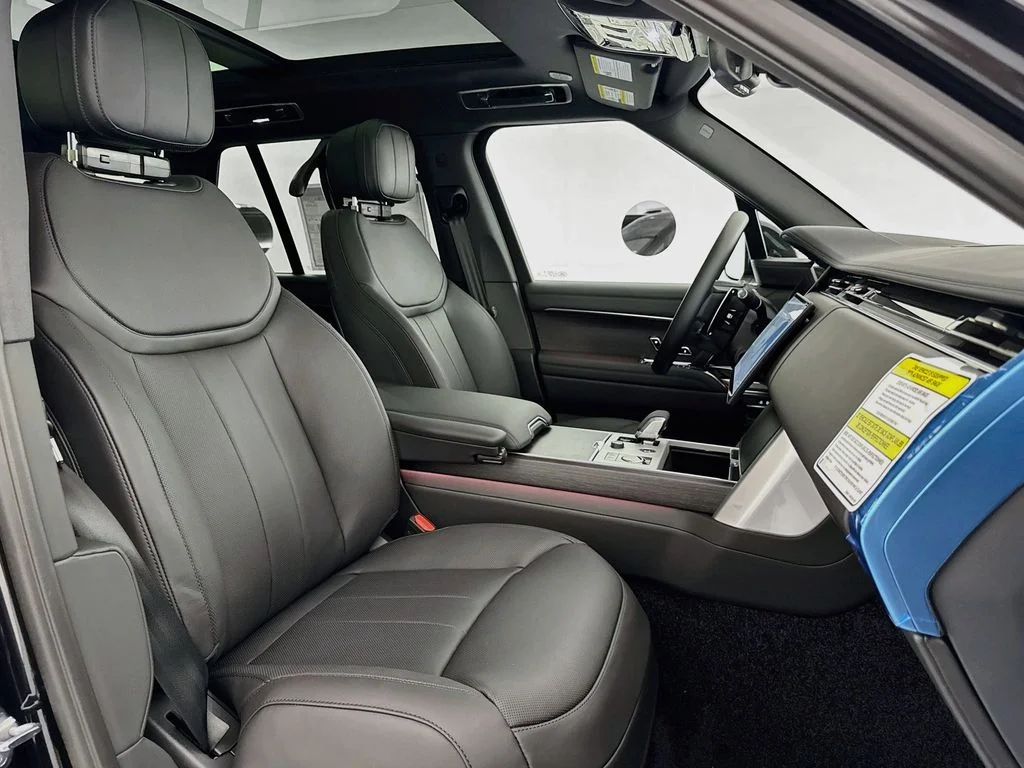 New 2027 Santorini Black Land Rover SE image 30