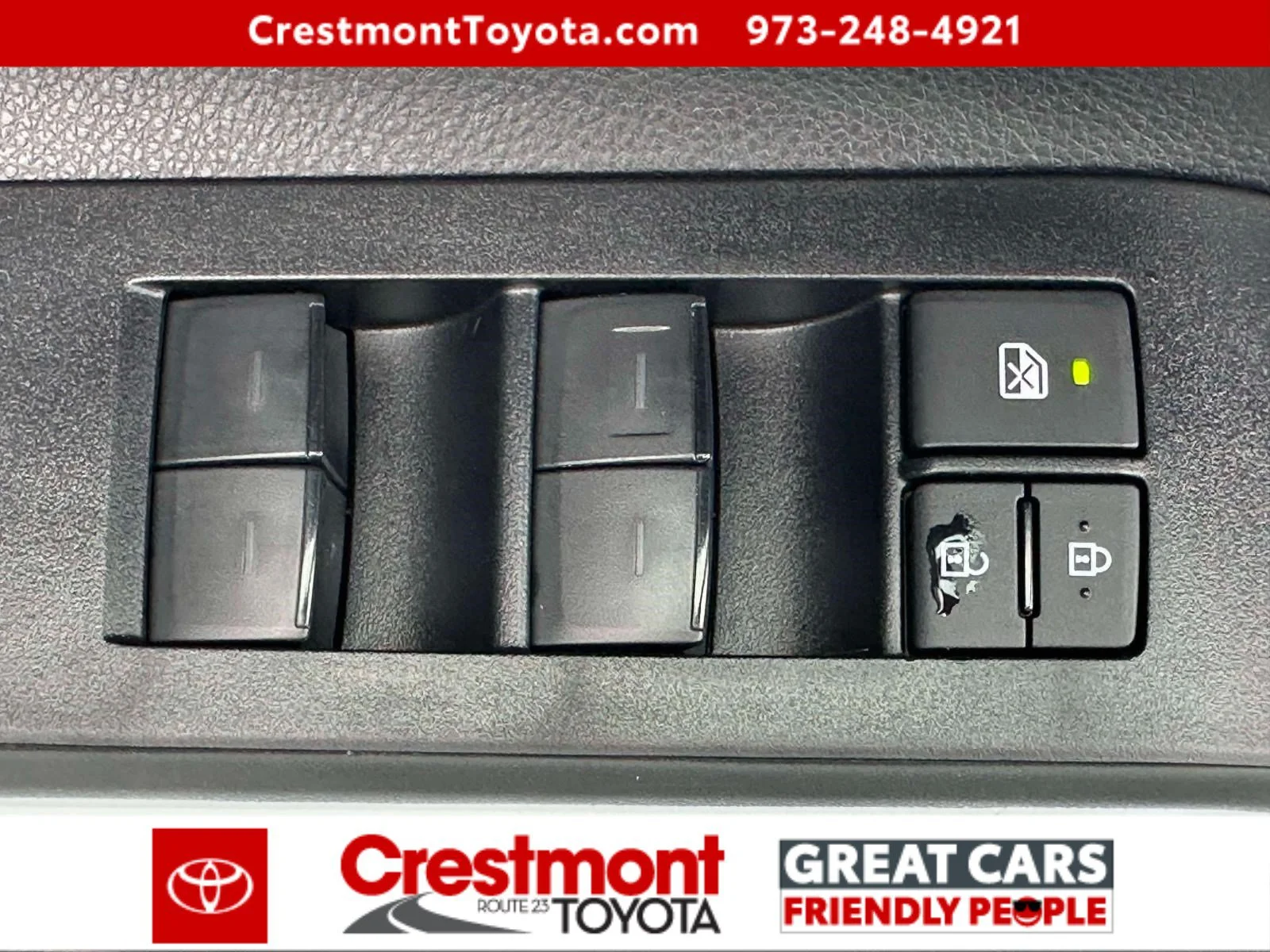 Used 2025 Heavy Metal Toyota XLE image 17