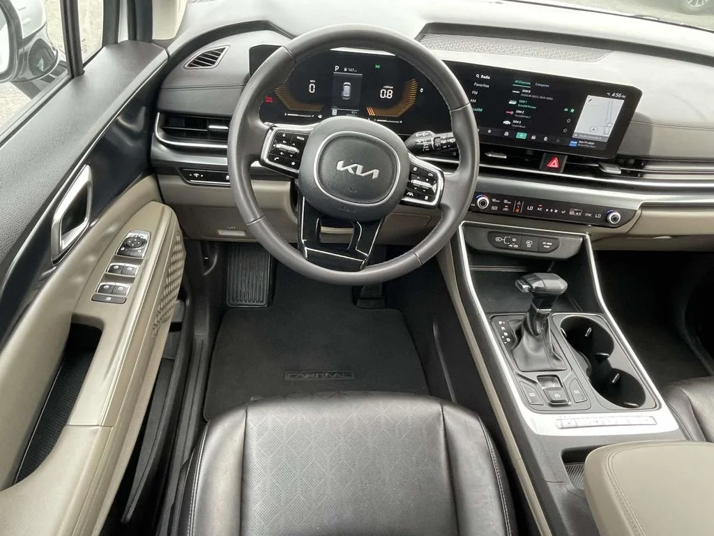 Used 2025 Snow White Pearl Kia LXS image 12