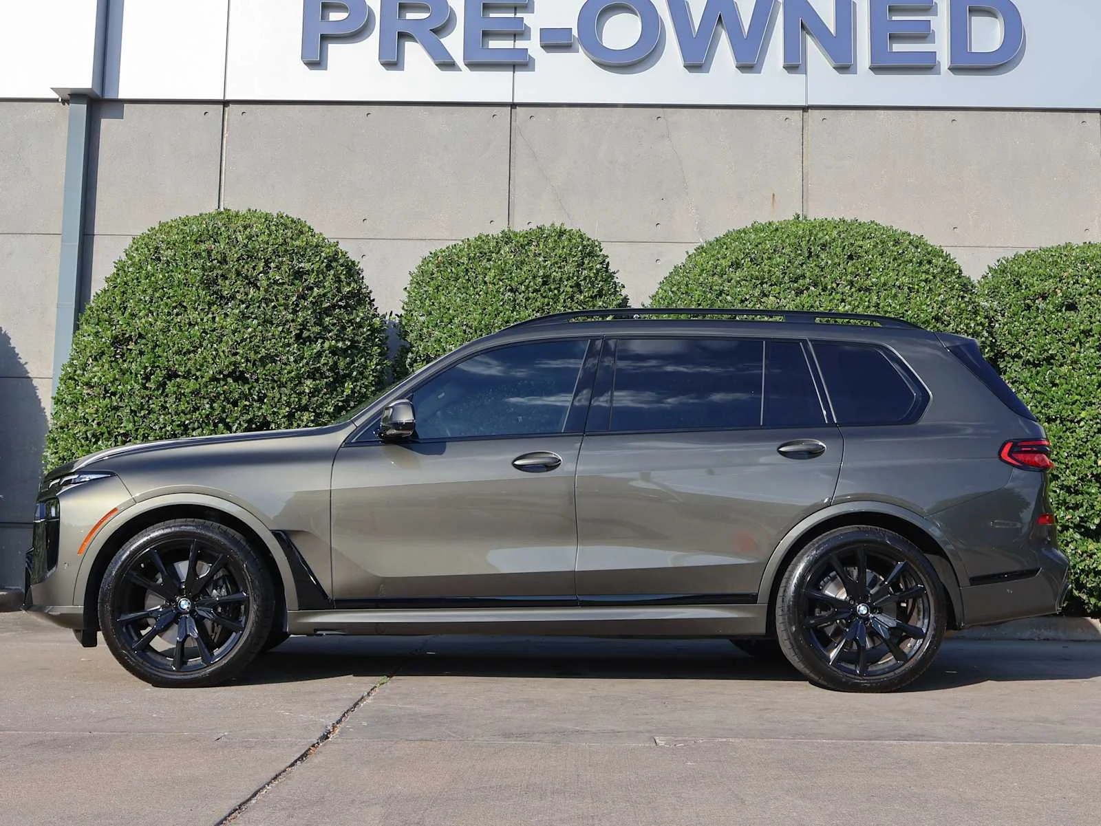 Used 2026 Manhattan Green Metallic BMW xDrive40i image 5