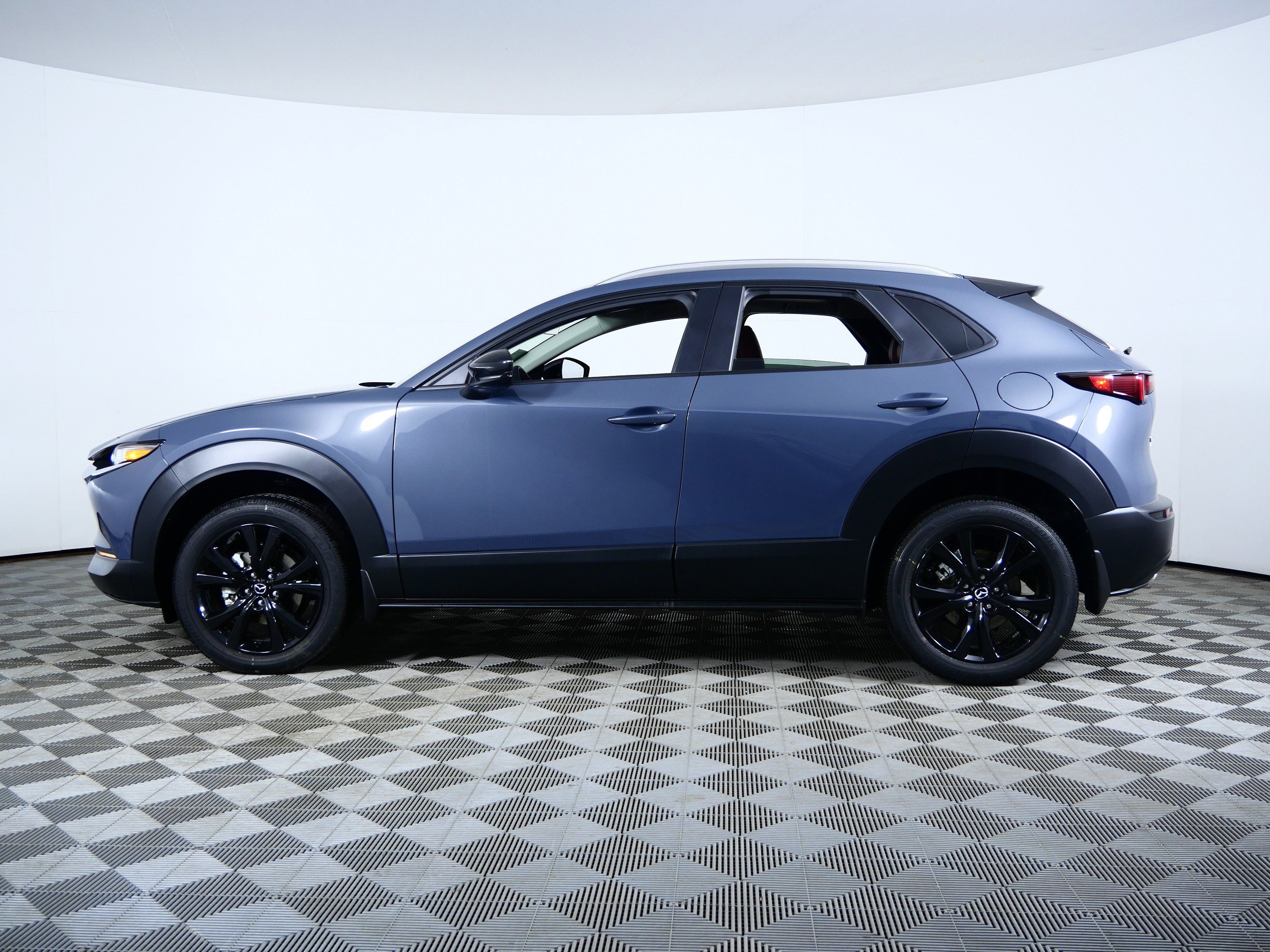 2026 Mazda CX-30 Carbon Edition - Photo 4