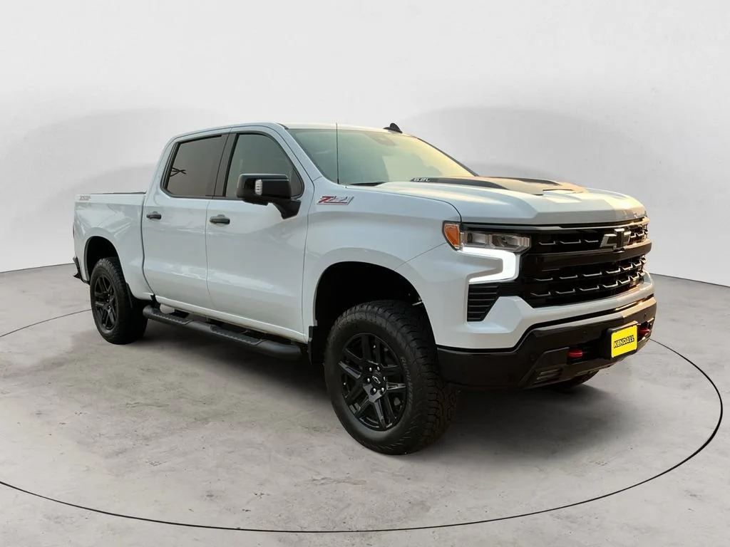 Used 2024 Summit White Chevrolet LT Trail Boss image 3