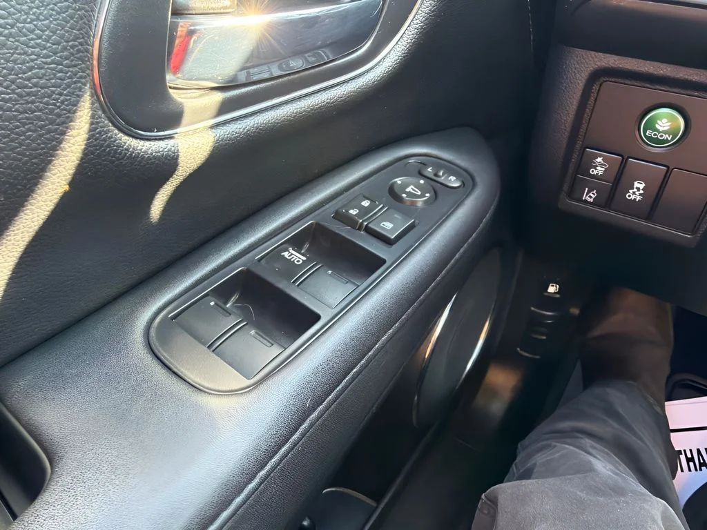 Used 2019  Honda EX-L image 15