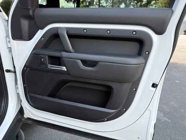 Used 2025 White Land Rover 130 P300 S image 14