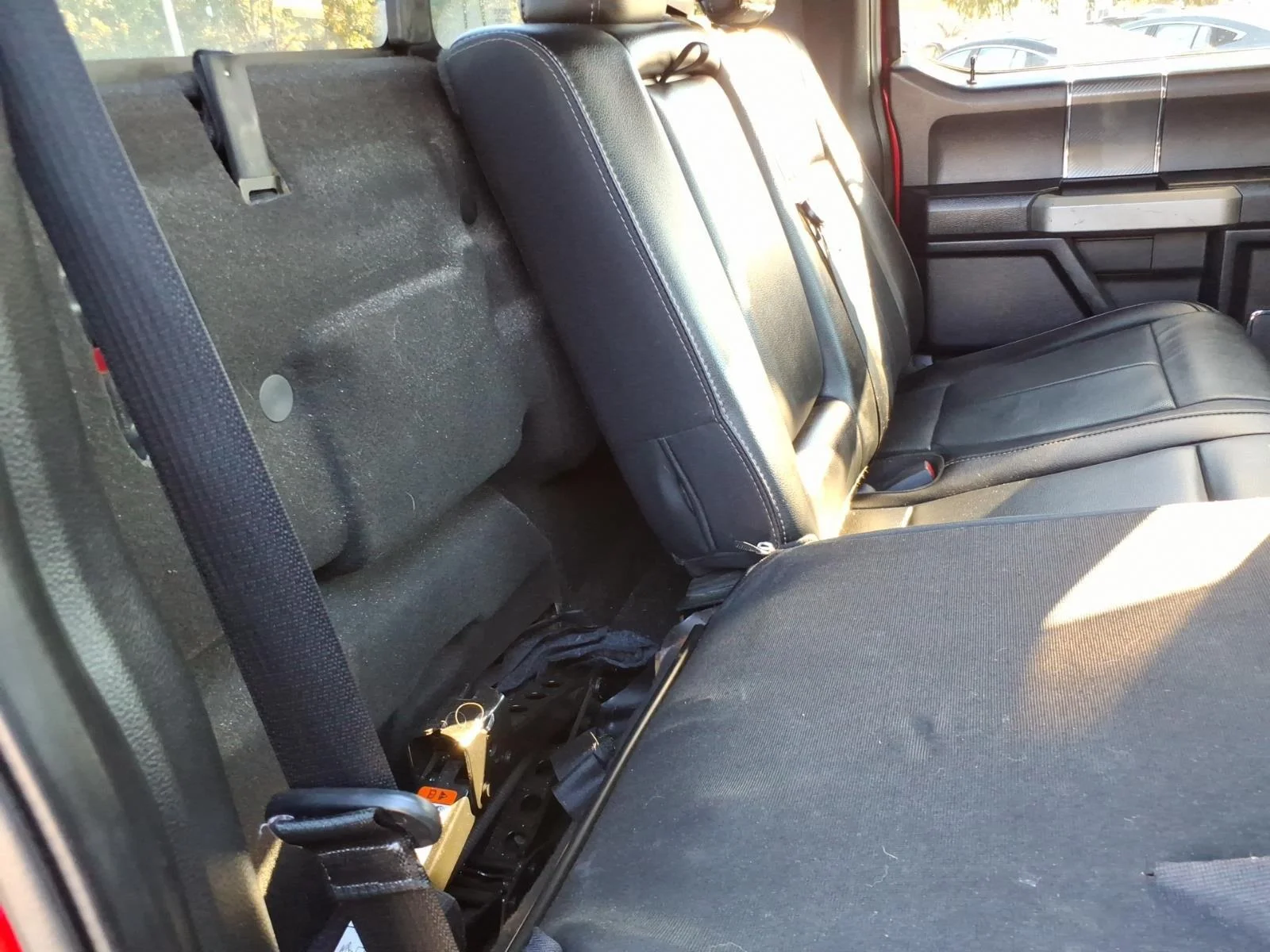 Used 2020 RED Ford LARIAT image 25