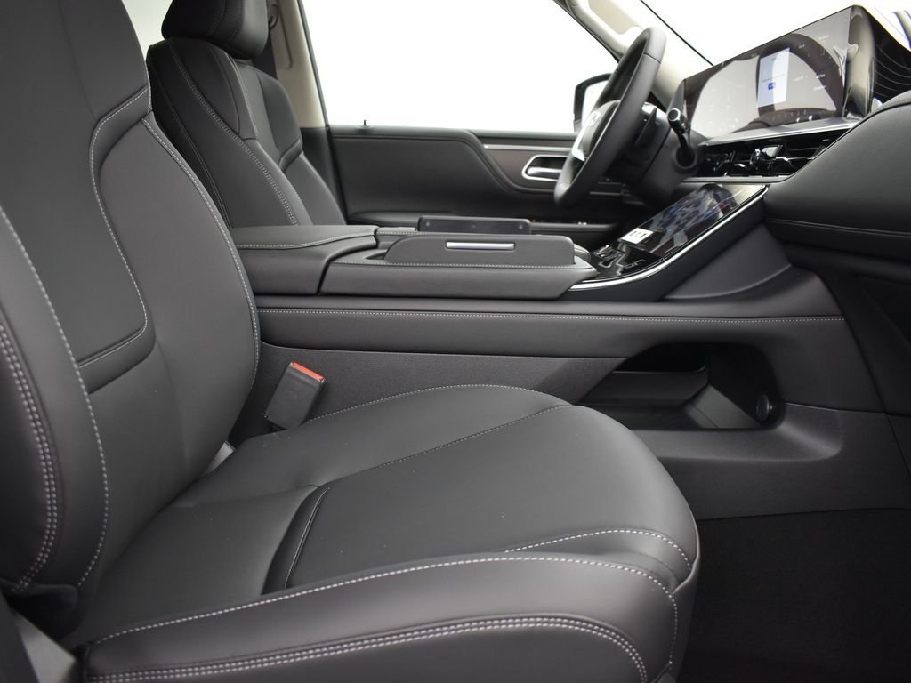 Used 2025 Black INFINITI PURE image 26