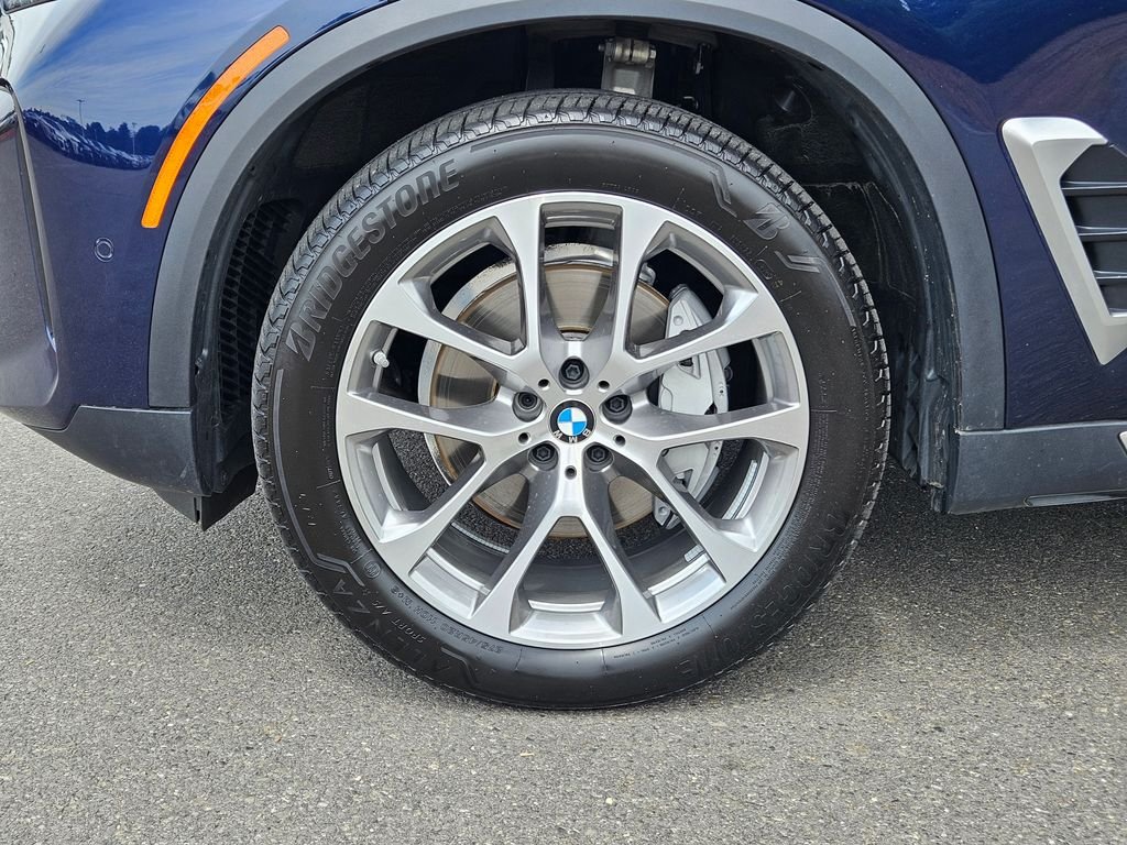 Used 2026 Tanzanite Blue II Metallic BMW xDrive40i image 40