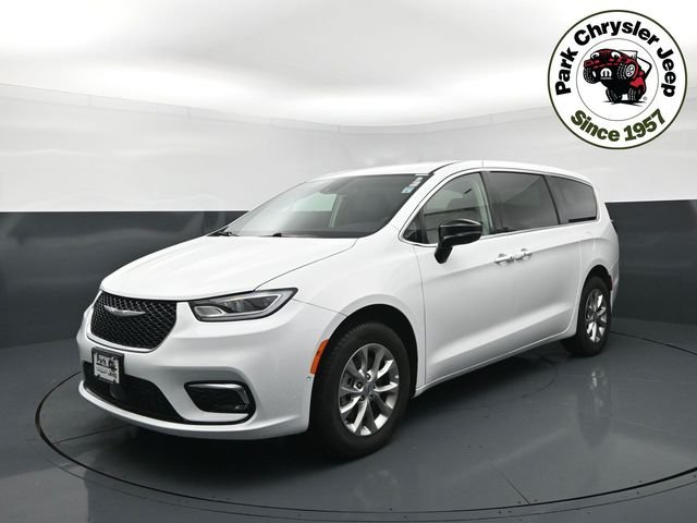 Used 2024 Chrysler Pacifica Touring L with VIN 2C4RC3BG0RR157198 for sale in Burnsville, Minnesota