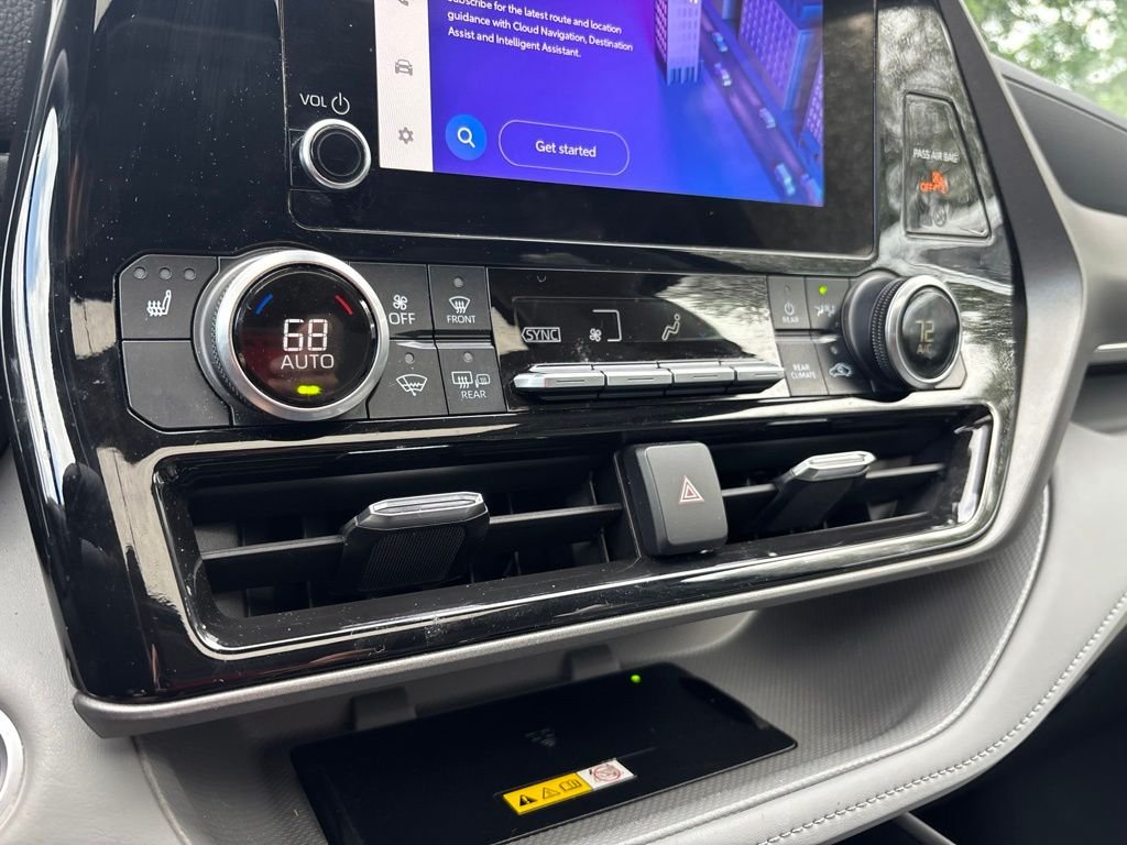 Used 2024  Toyota XLE image 29