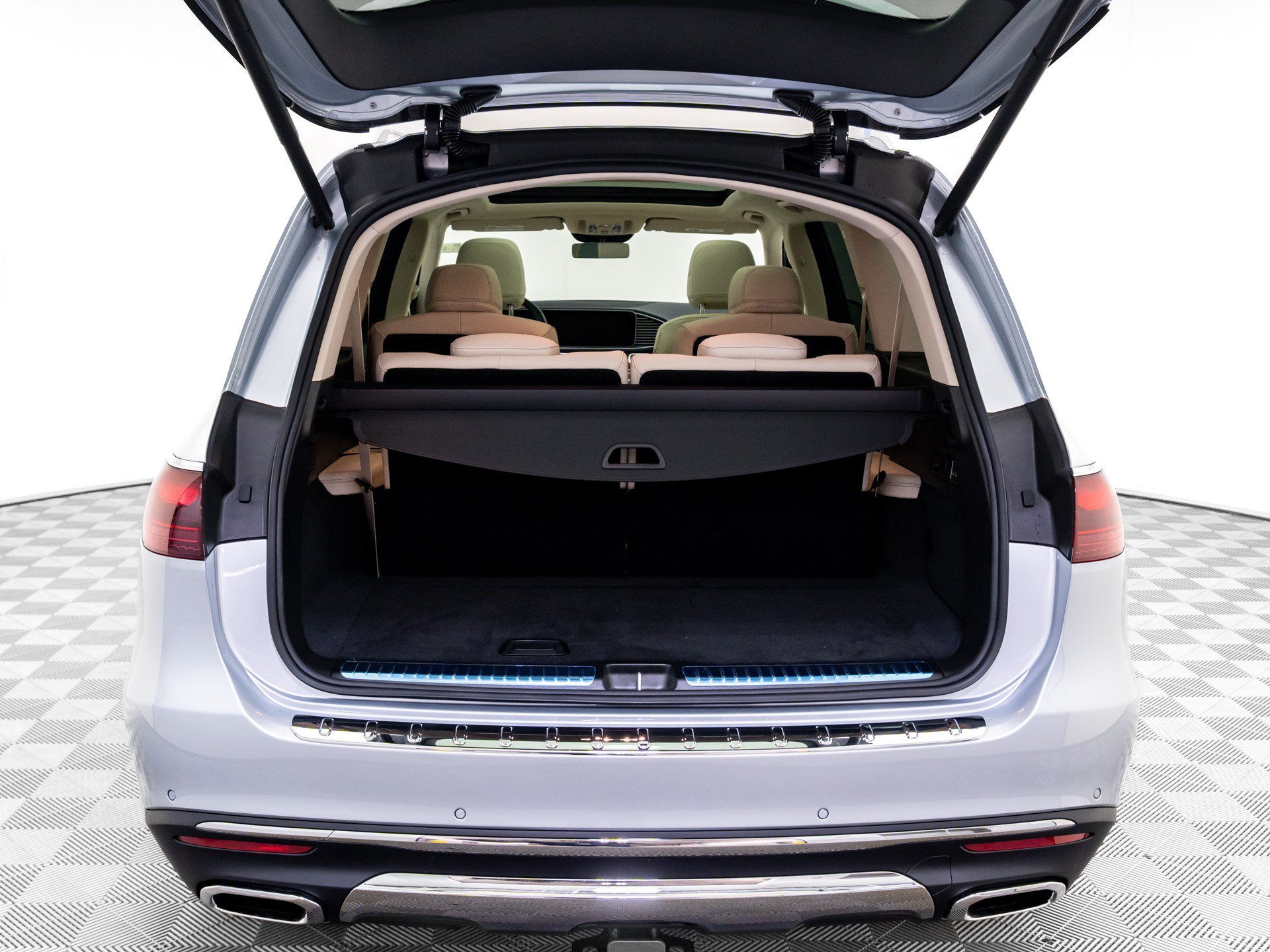 New 2026 Silver Mercedes-Benz GLS 450 image 32