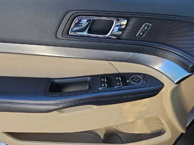 Used 2016 White Ford Base image 37