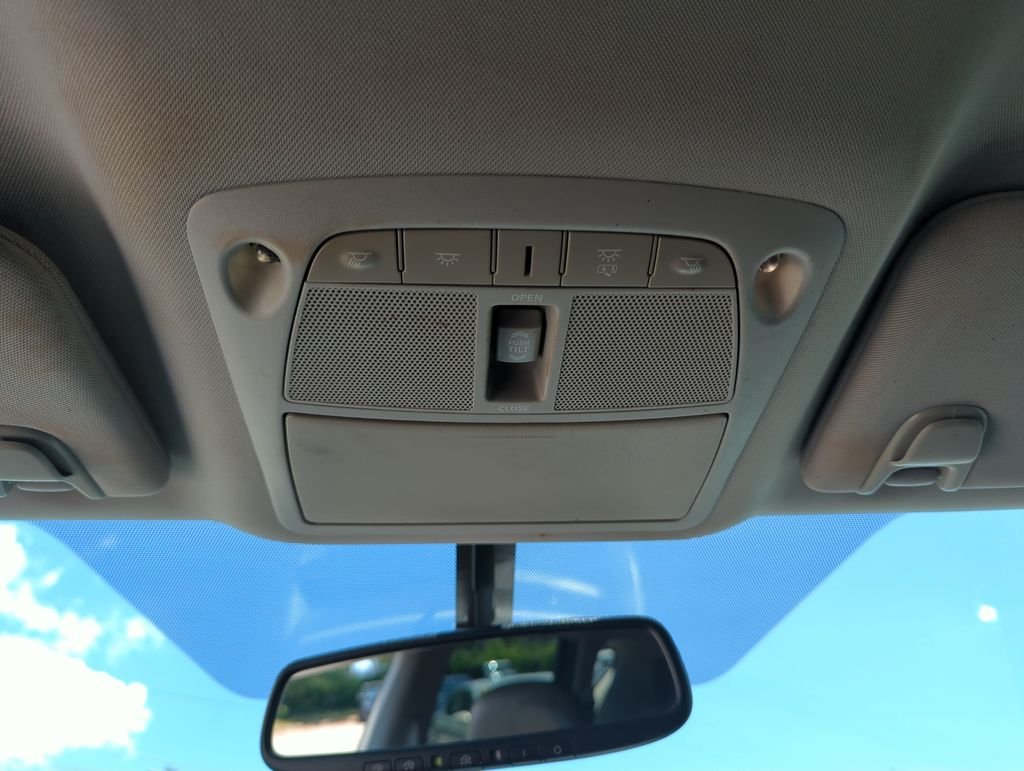 Used 2016 Gray Nissan Platinum image 27