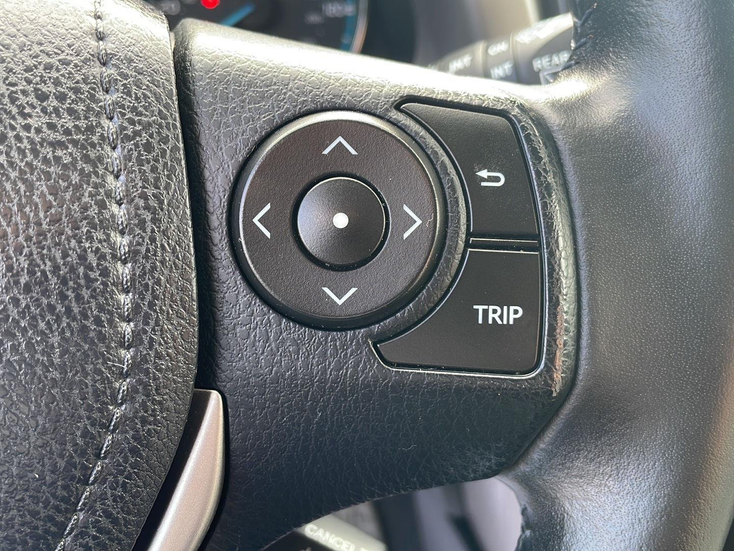 Used 2016 SUPER WHITE TOYOTA TRUCK  image 15