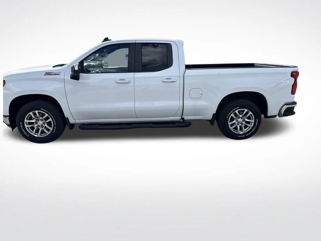 Used 2019 White Chevrolet LT image 2
