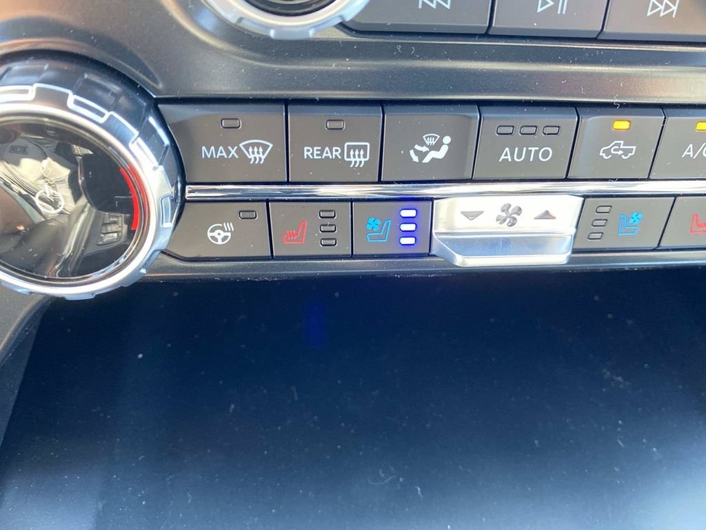 New 2026 Carbonized Gray Metallic Ford Lariat® image 18