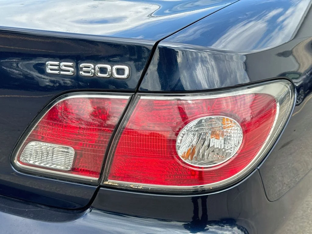 Used 2003 Blue Lexus 300 image 30