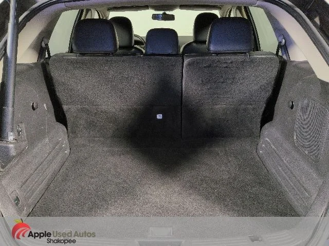 Used 2011  Lincoln Base image 9