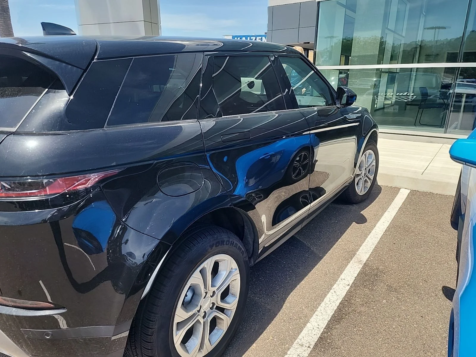 Used 2023 Santorini Black Land Rover S image 8