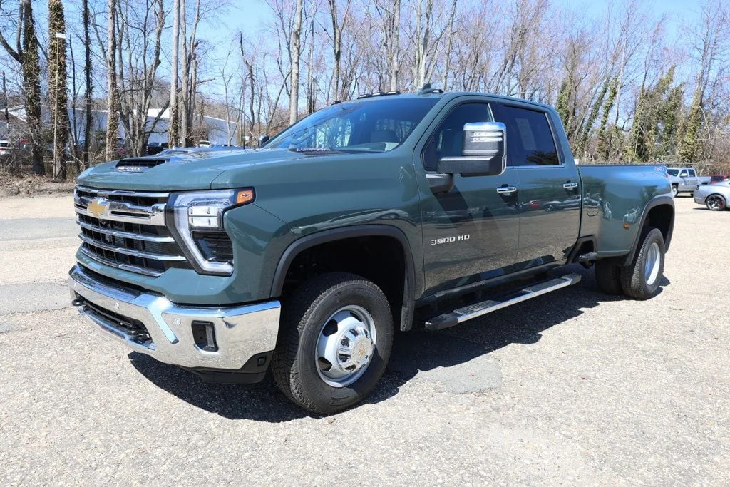 Used 2026 Cypress Gray Chevrolet 4WD Crew Cab 172