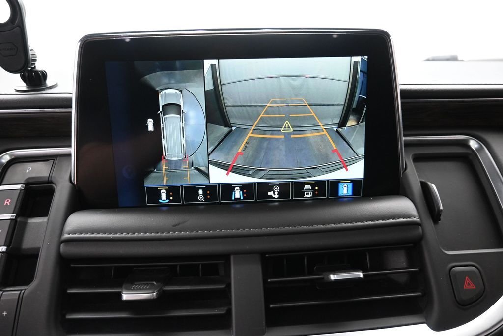 Used 2022 White Chevrolet Z71 image 9