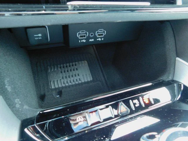 New 2026 High Gloss Black Exterior Paint Jeep Limited Altitude image 17