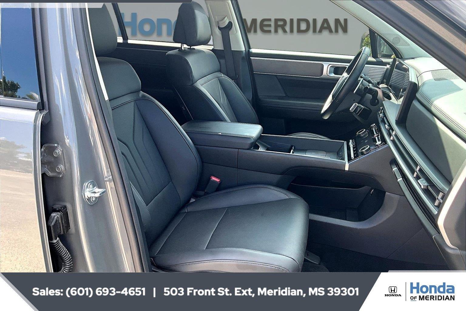 Used 2025 Hampton Gray Hyundai SEL image 6