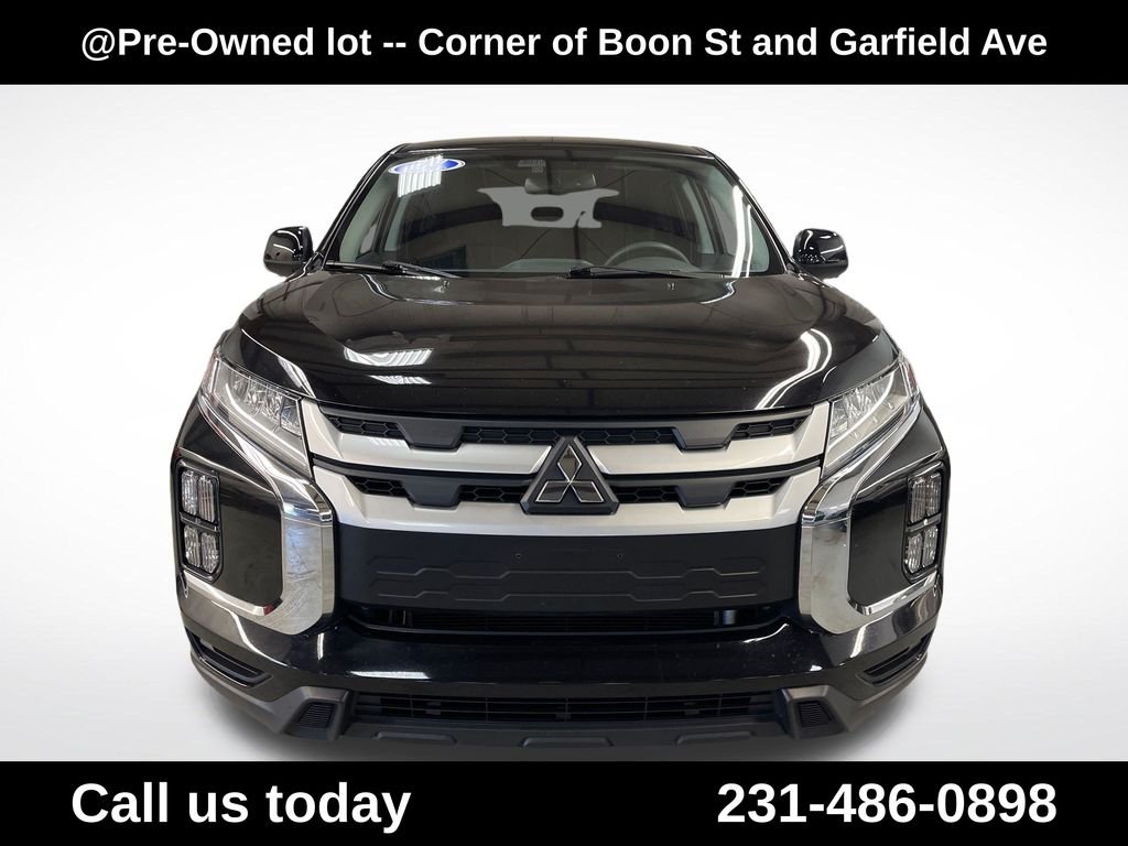 Used 2024  Mitsubishi  image 11