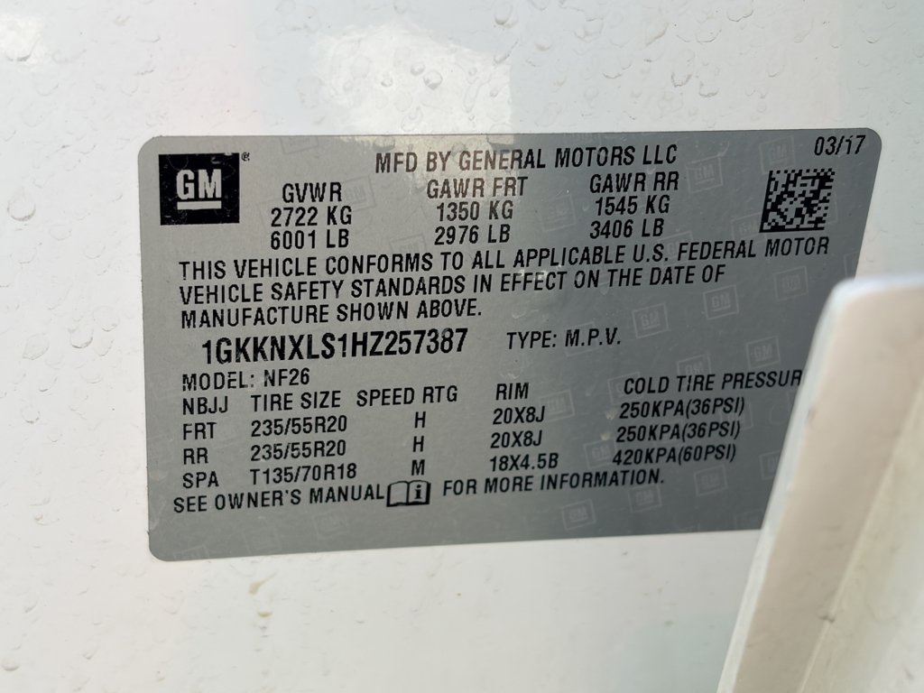 Used 2017 White Frost Tricoat GMC Denali image 31