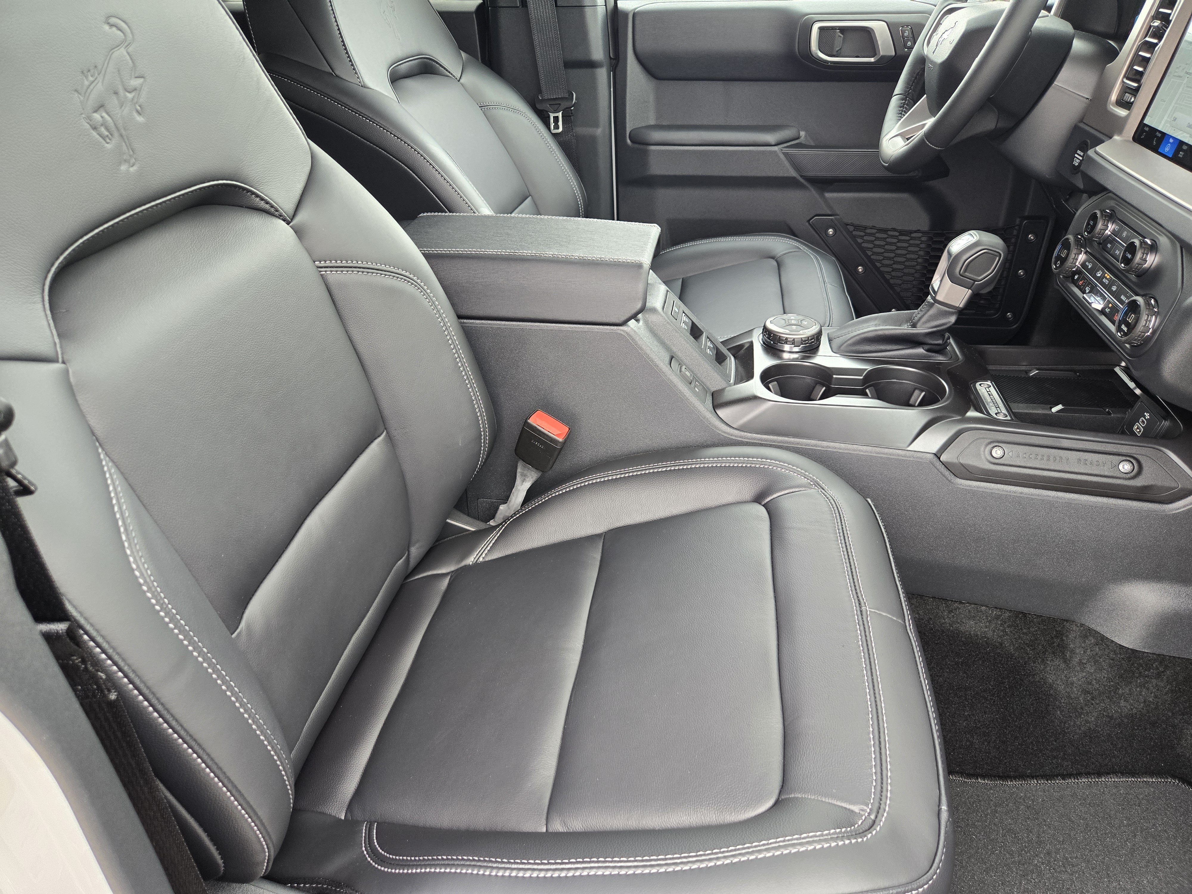 New 2026 Avalanche Gray Ford Outer Banks image 9